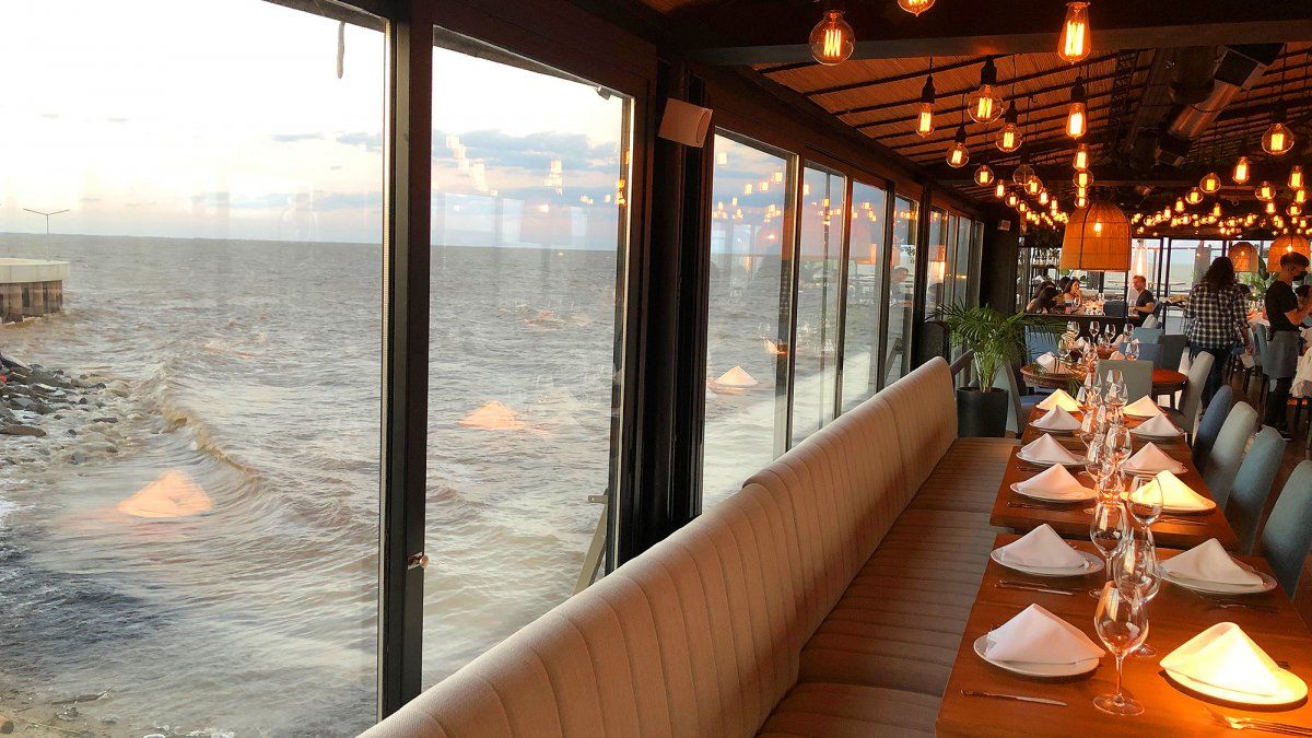 Cena en barco puerto madero